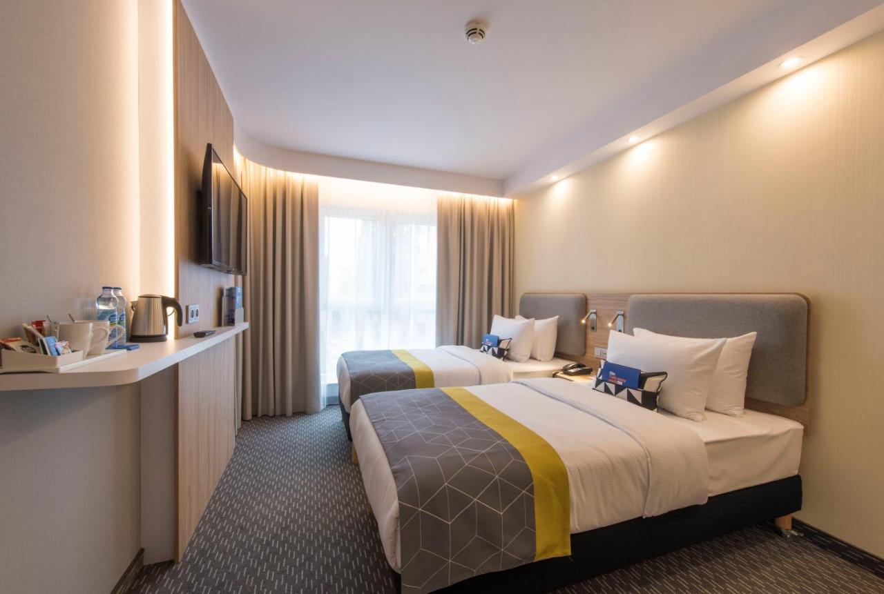 Holiday Inn Express Warsaw - Mokotow By Ihg Buitenkant foto